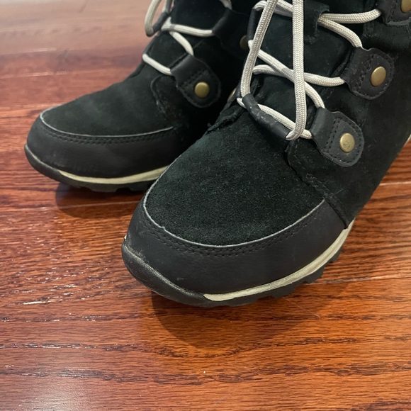 Sorel Boots - Picture 7 of 10